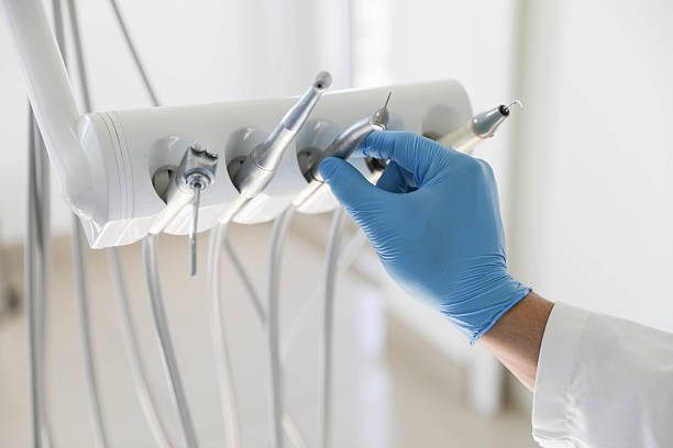Professional Emergency Dentist technician working in Calverton Park, MO